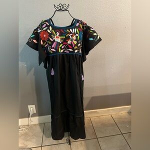 Floral Embroidered Black Women’s  Dress| NWOT 
Size 12